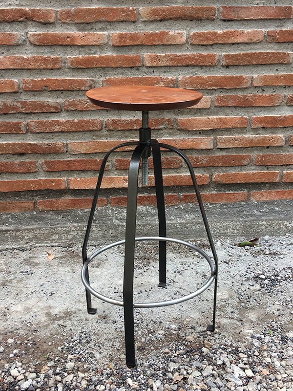 Piso metal con cubierta madera